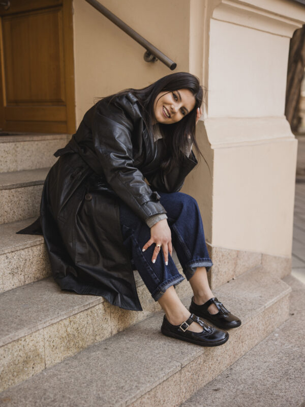 Półbuty barefoot damskie T-bar Marine – czarne | Apavo Barefoot