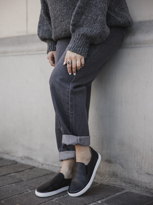 Półbuty barefoot damskie Neomi – czarne slip-on | Apavo Komfort