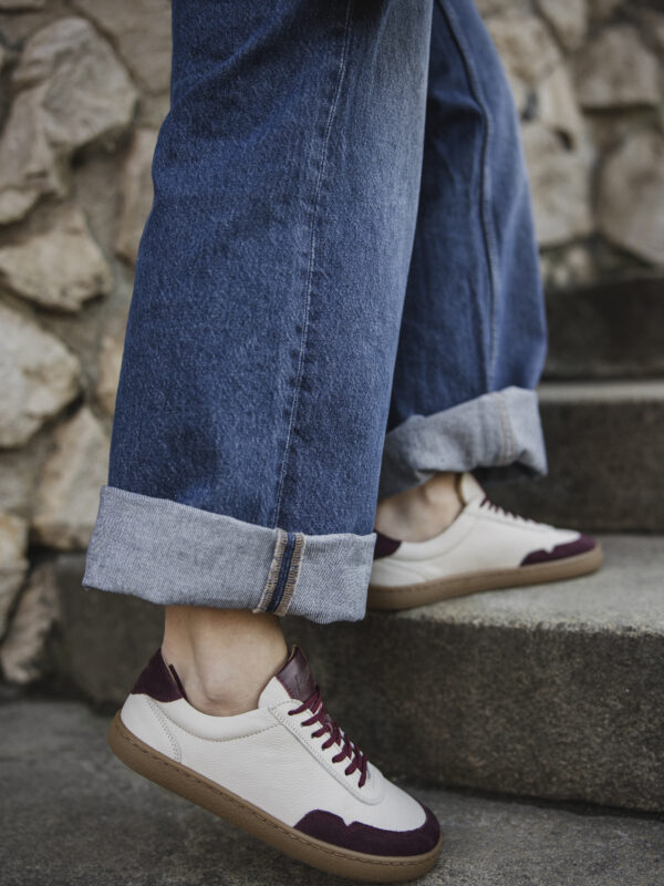 Półbuty barefoot damskie Vivi – bordowo-kremowe sneakersy | Apavo Komfort