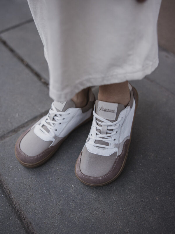Półbuty barefoot damskie Lucy – sneakersy w odcieniach cappuccino | Apavo Barefoot