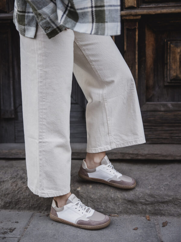 Półbuty barefoot damskie Lucy – sneakersy w odcieniach cappuccino | Apavo Barefoot